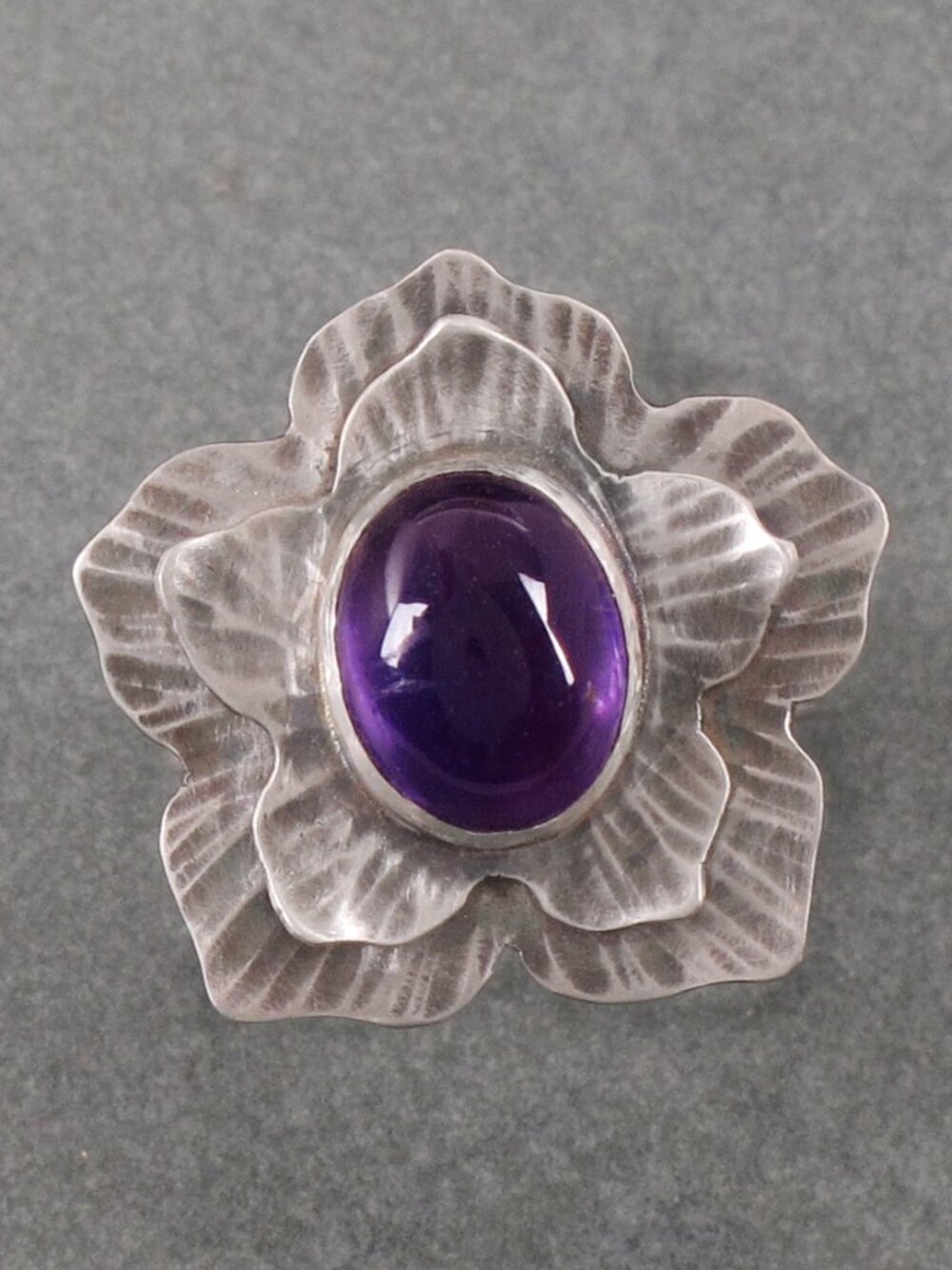 Sterling Silver 925 and Amethyst Flower Petal Ring, Size 6, One-of-a-kind - Picture 4 of 4